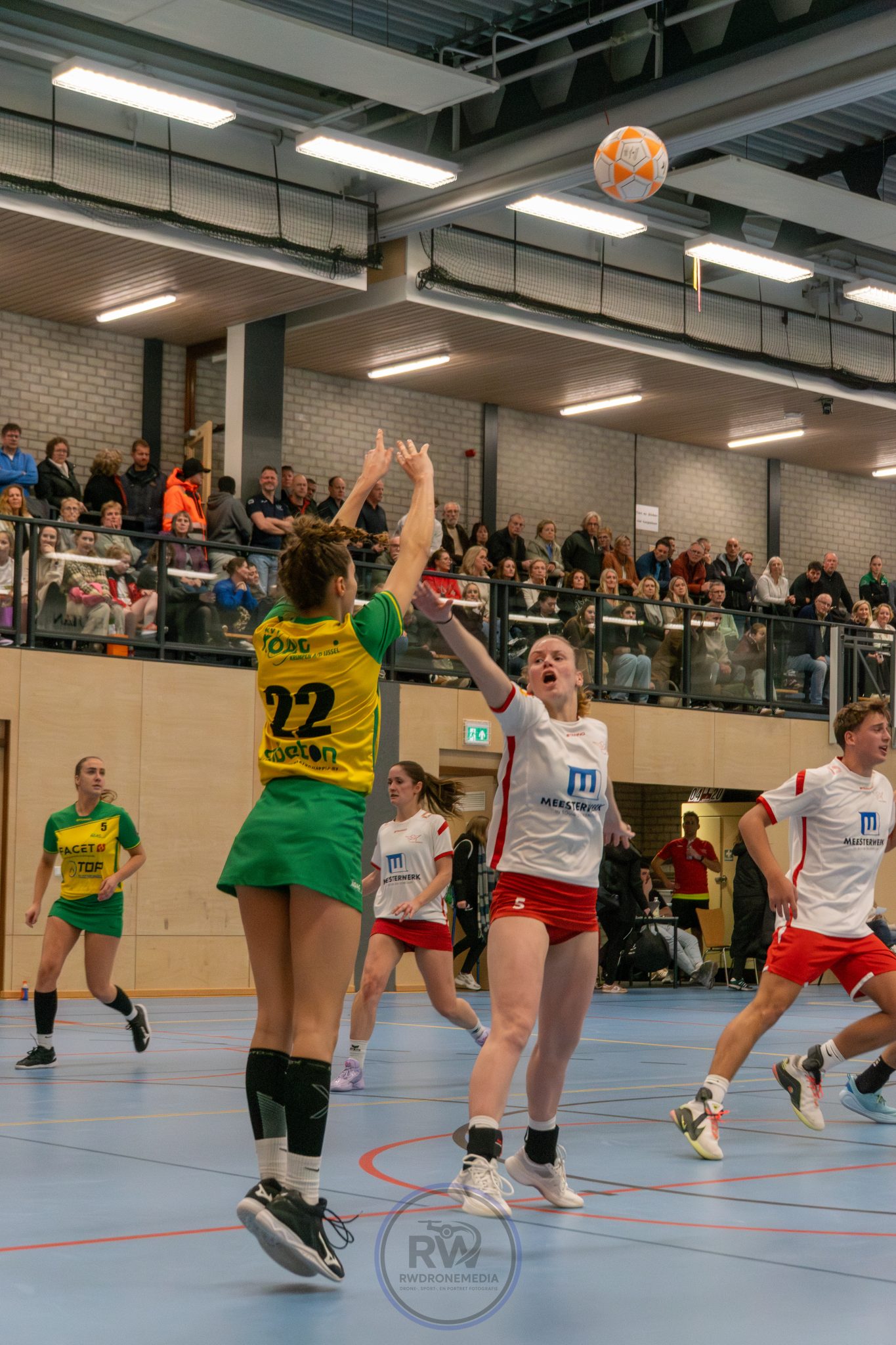 Korfbalvereniging CKV KOAG 1 dapper gestreden maar komt tekort tegen de koploper
