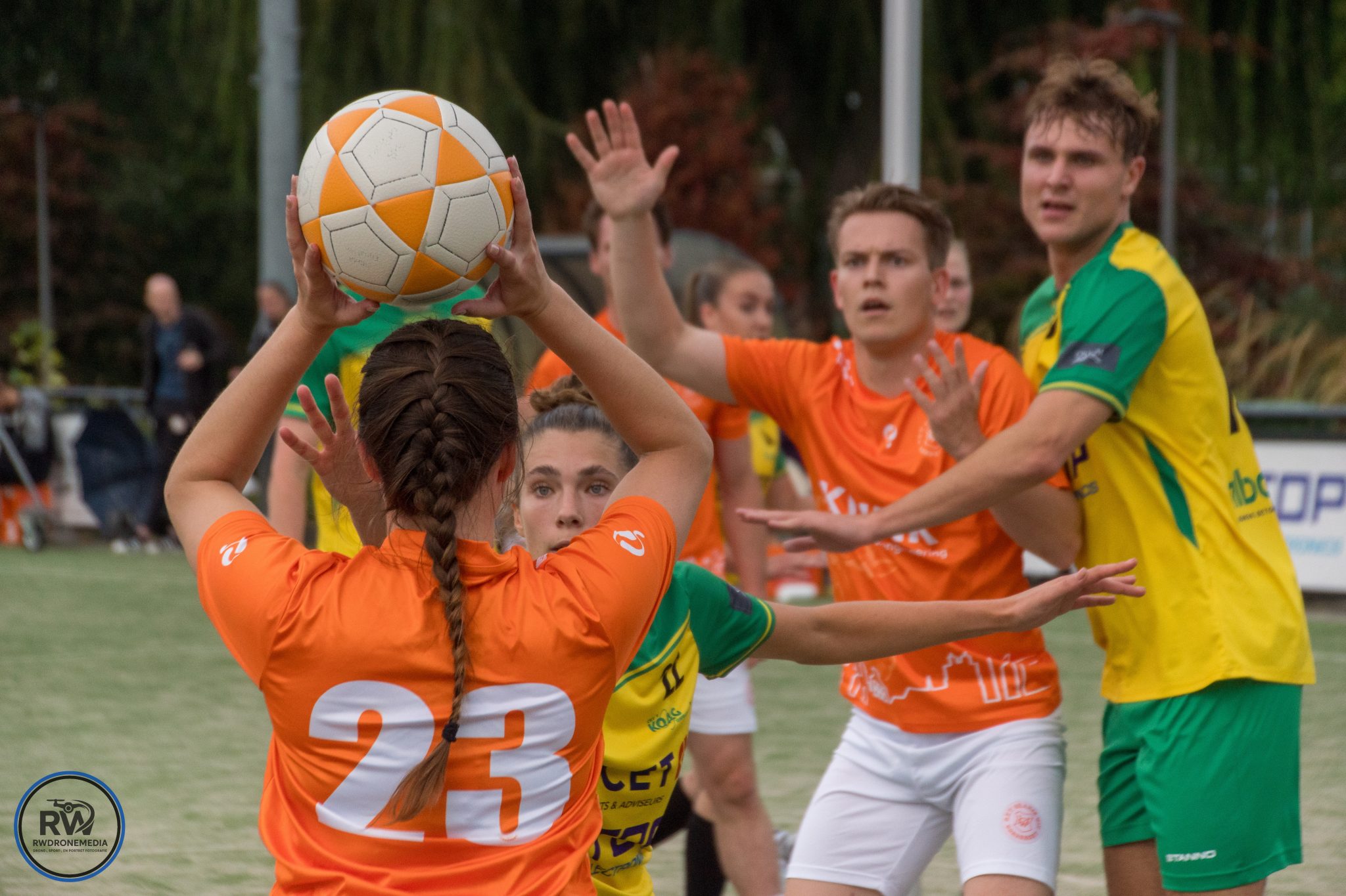 Korfbalvereniging CKV KOAG pakt eerste punt in wedstrijd met 2 gezichten